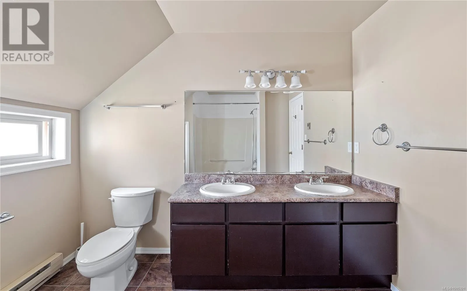 3152 Wessex Close
