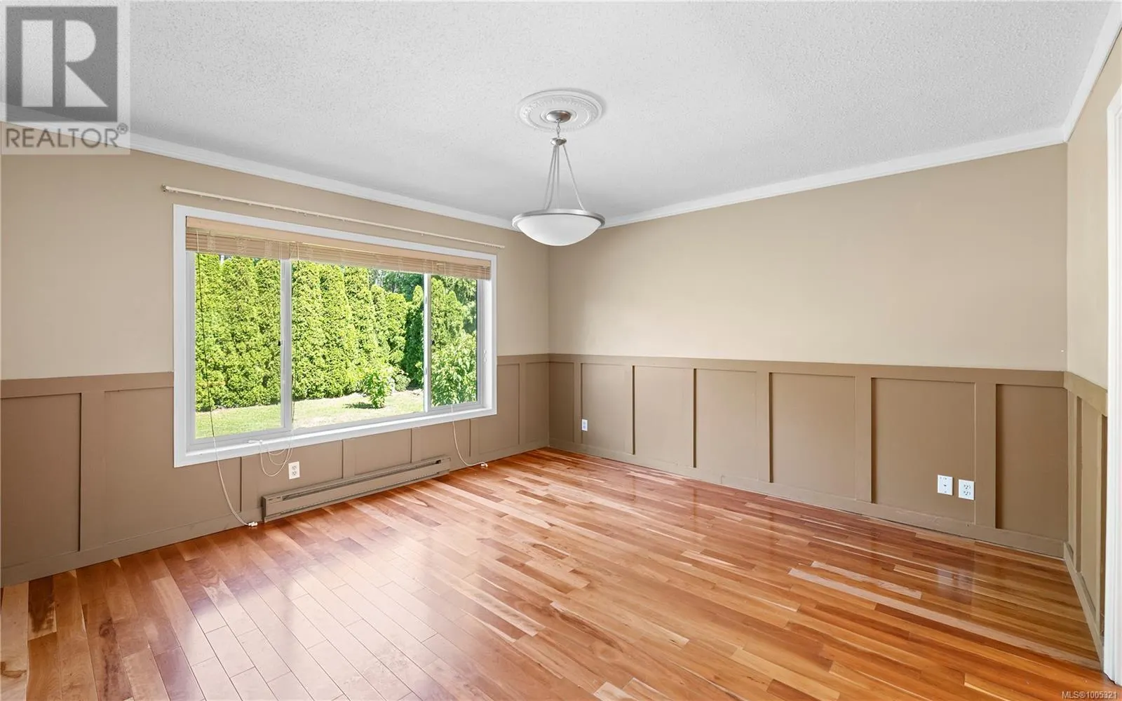 3152 Wessex Close