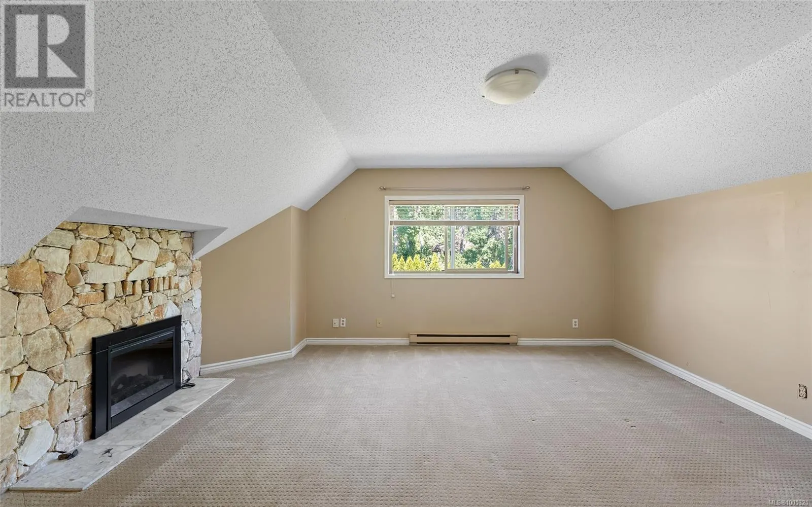 3152 Wessex Close