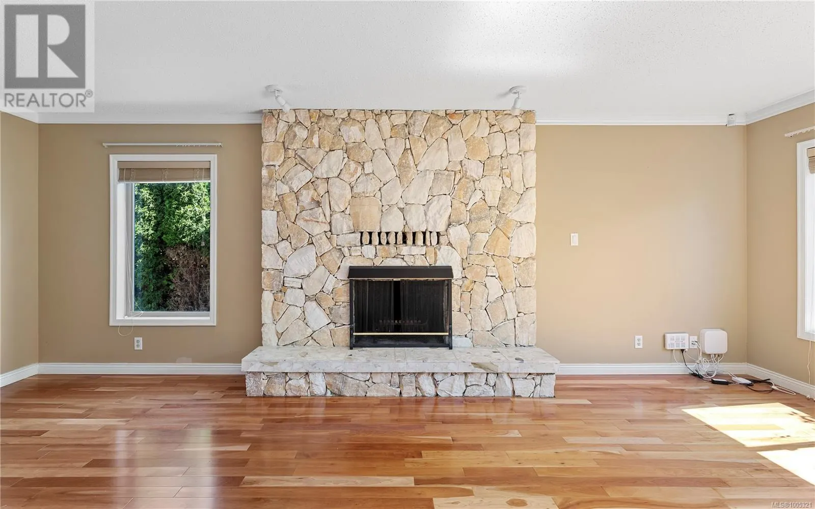 3152 Wessex Close