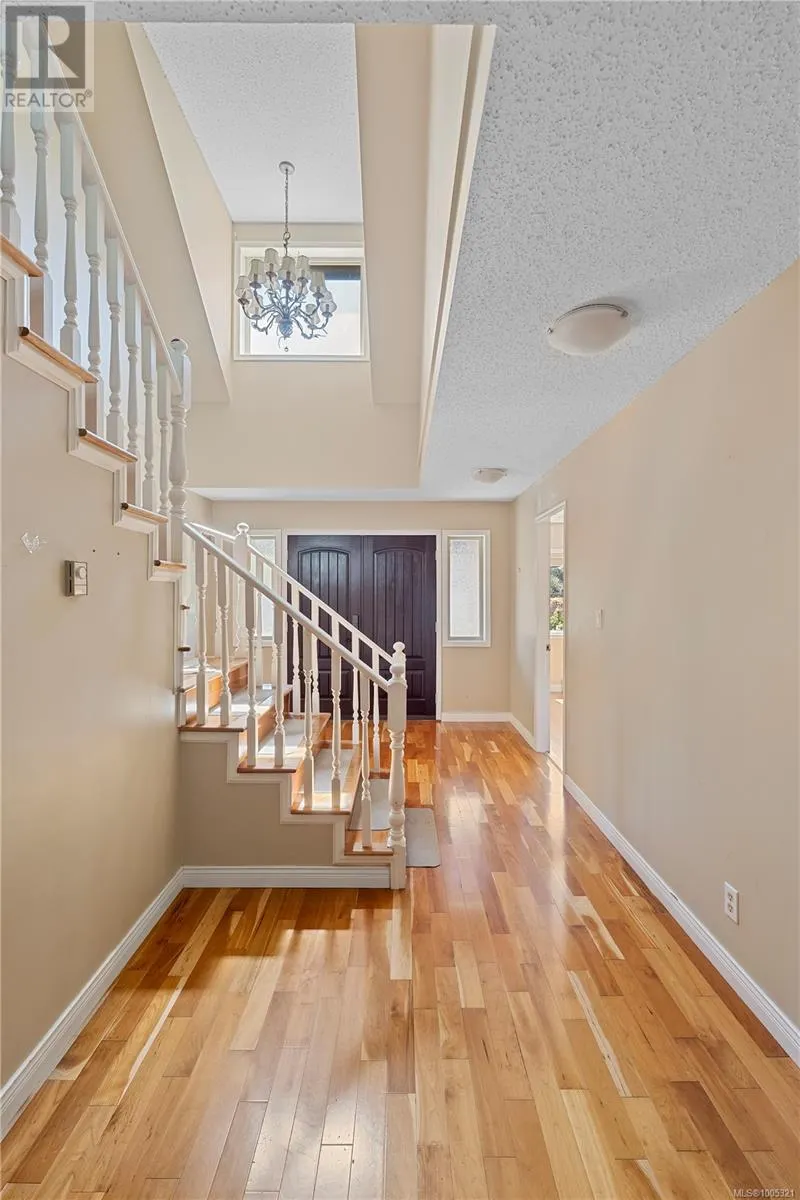 3152 Wessex Close