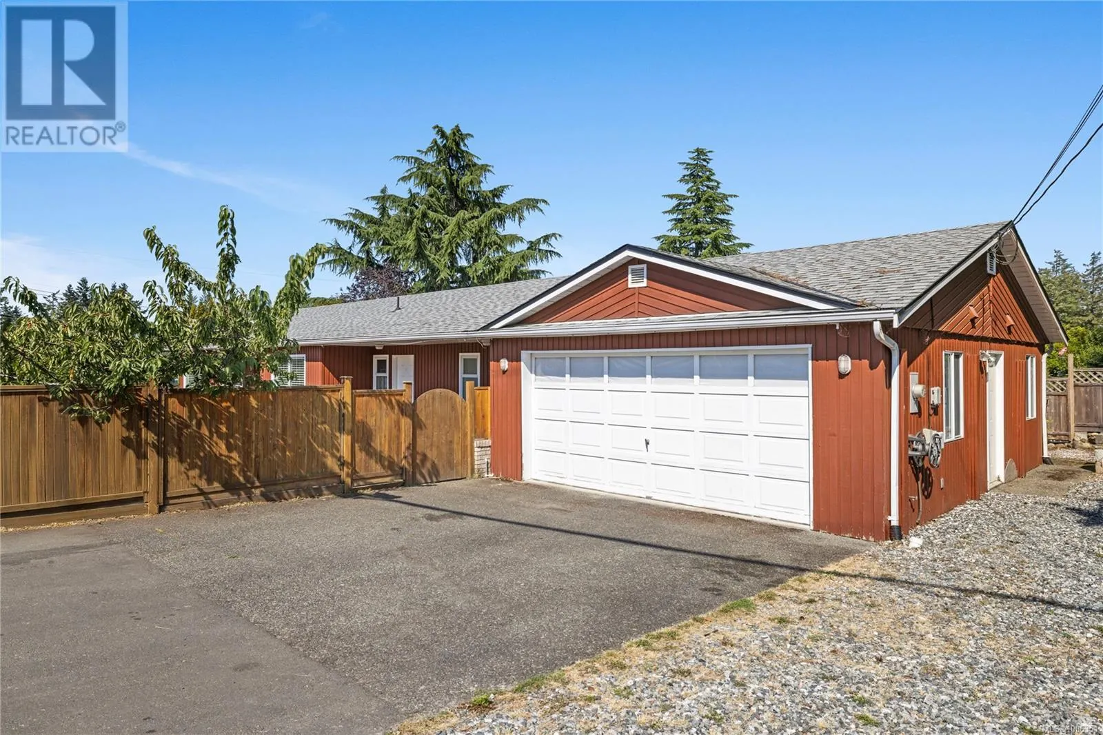 332 Moilliet St S