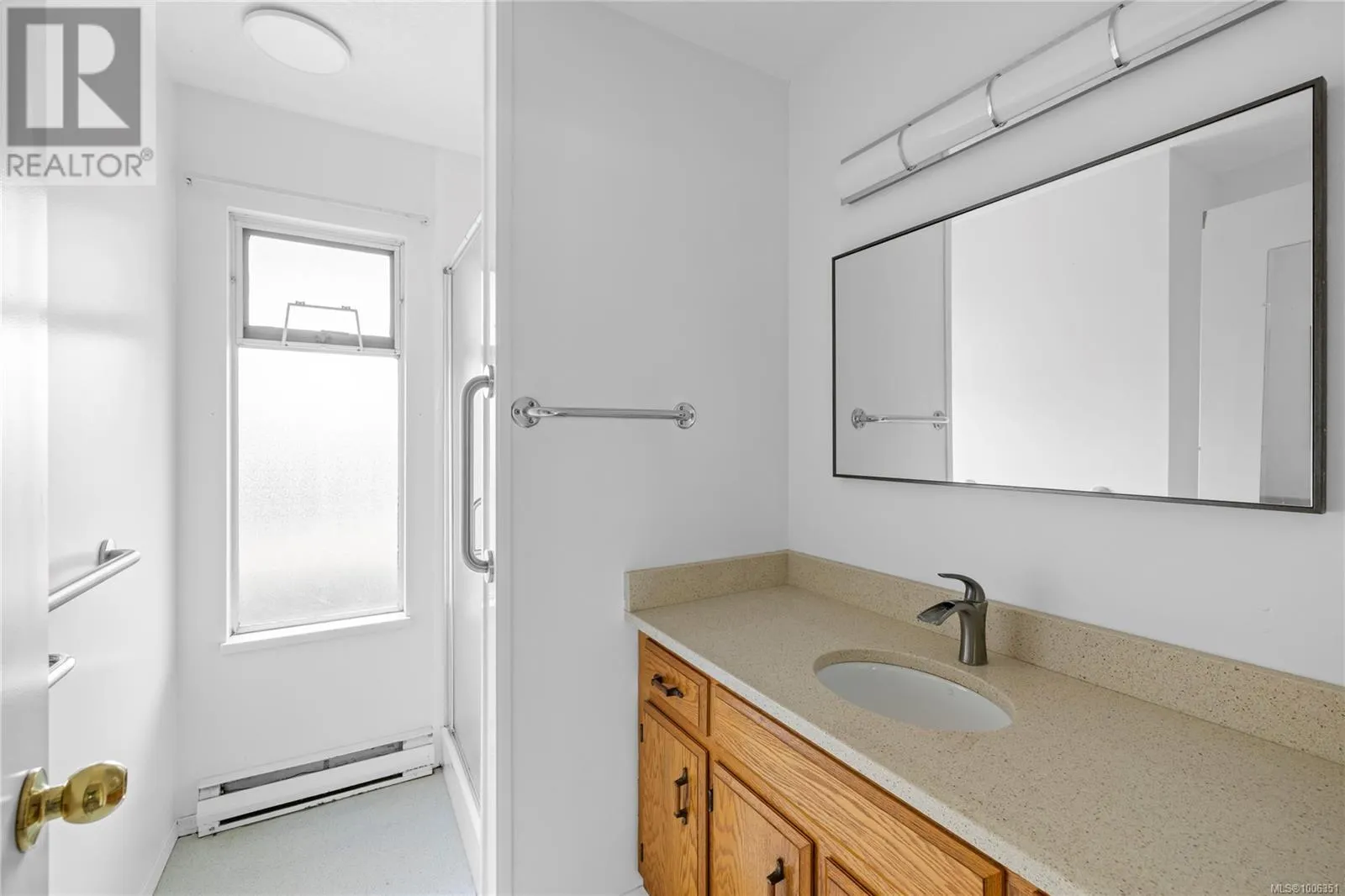 332 Moilliet St S