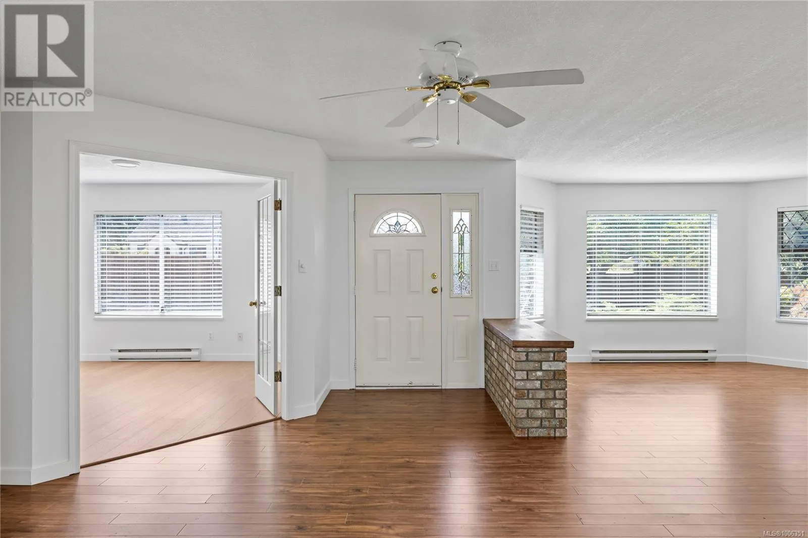332 Moilliet St S