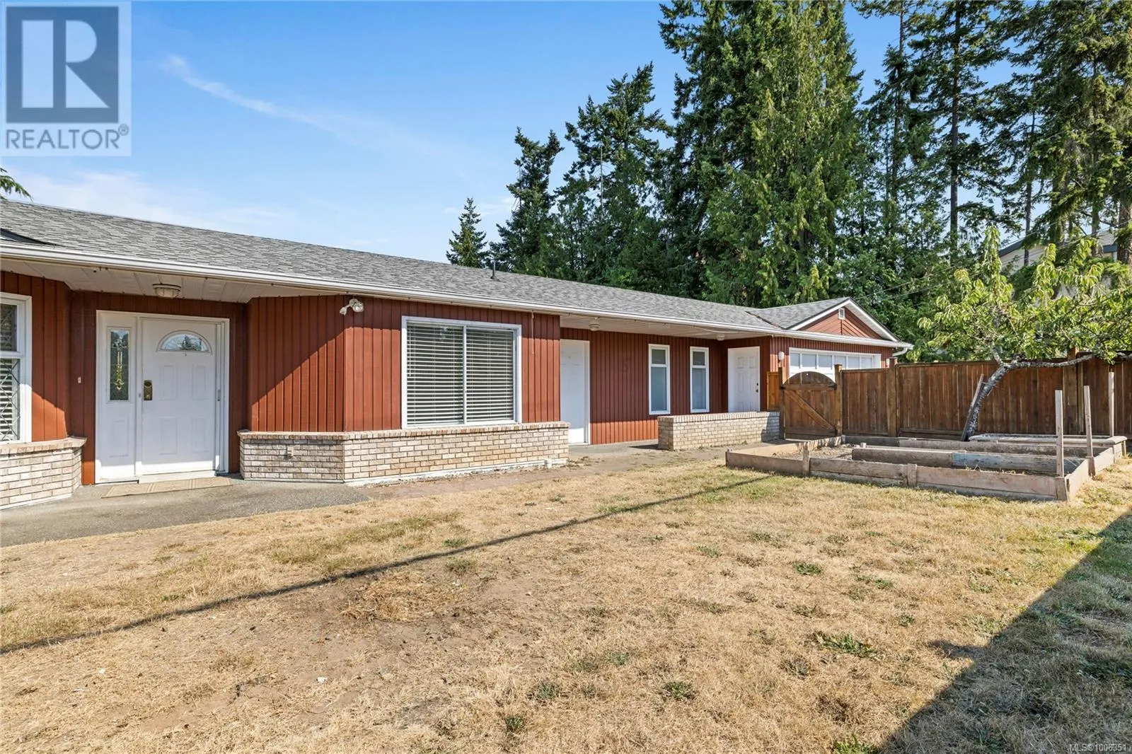 332 Moilliet St S