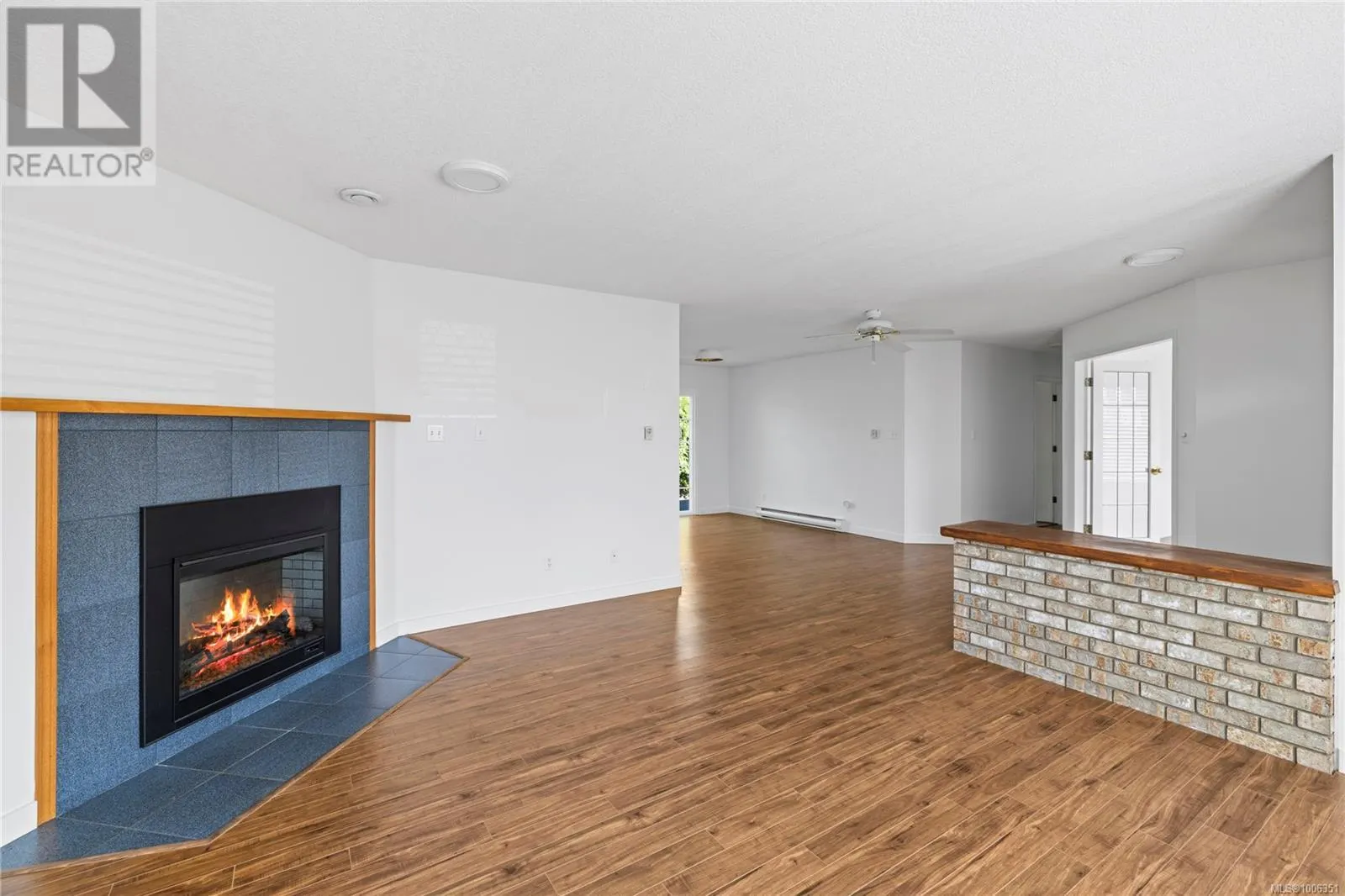 332 Moilliet St S