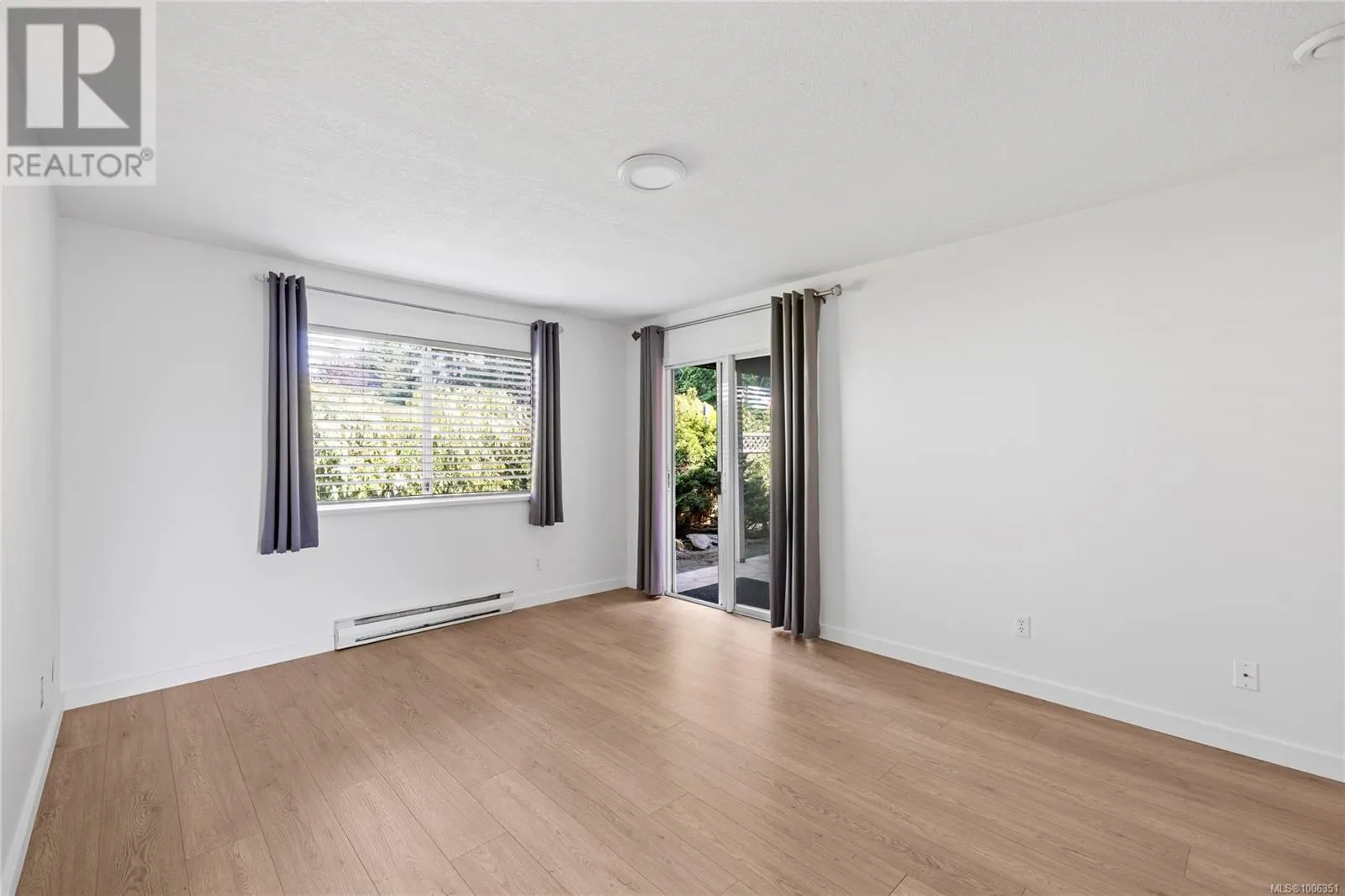 332 Moilliet St S