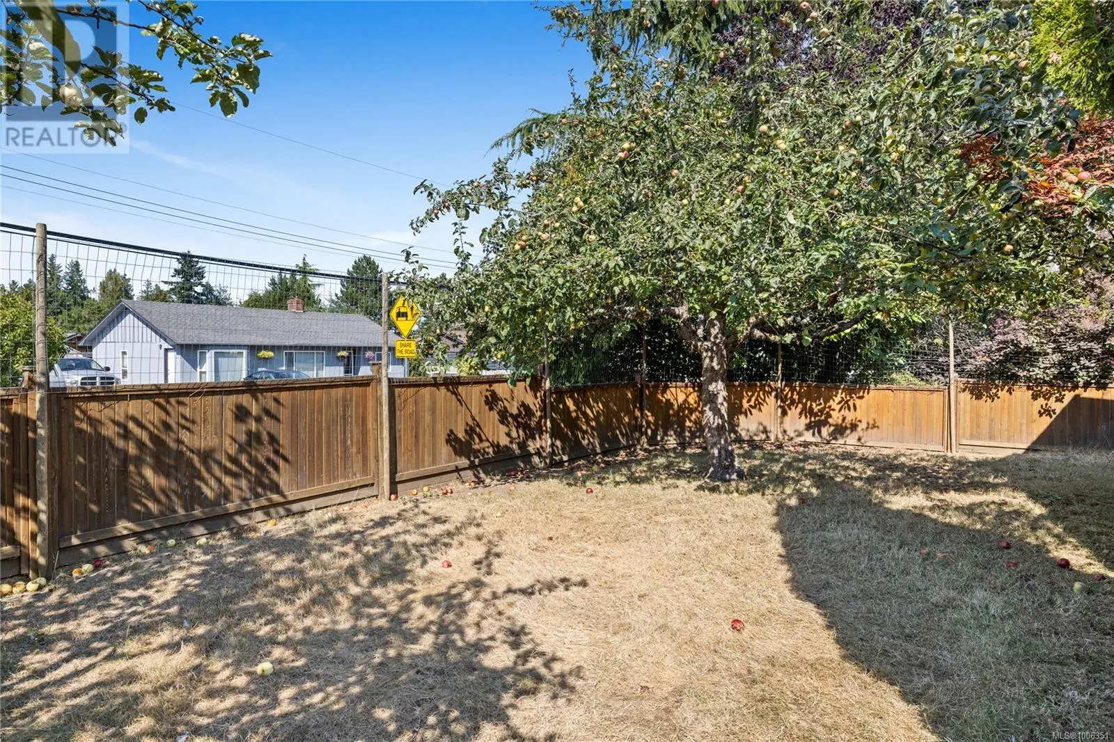 332 Moilliet St S