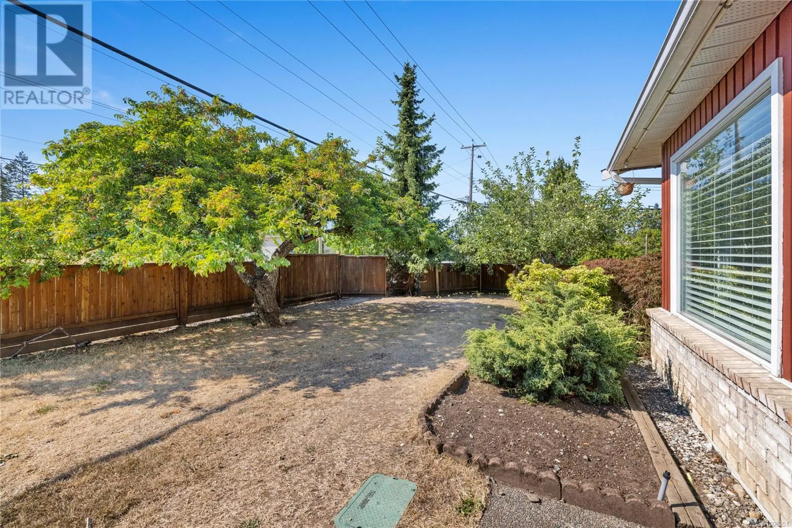 332 Moilliet St S