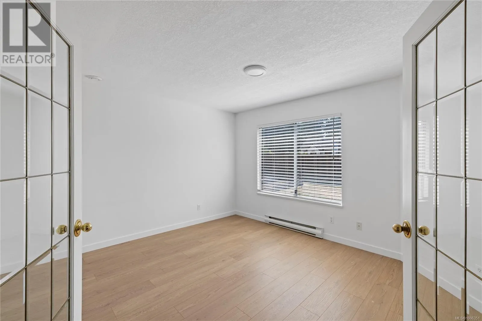 332 Moilliet St S