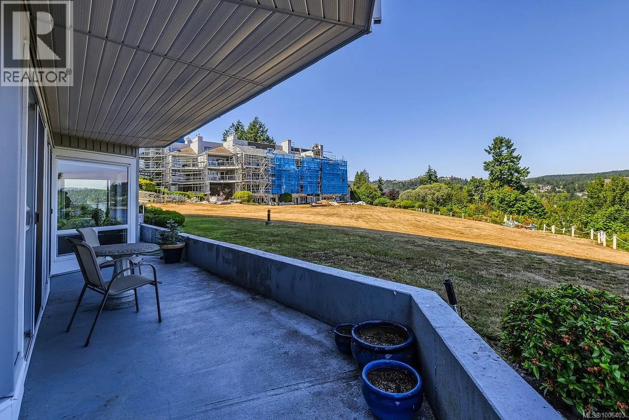 104 2560 Departure Bay Rd
