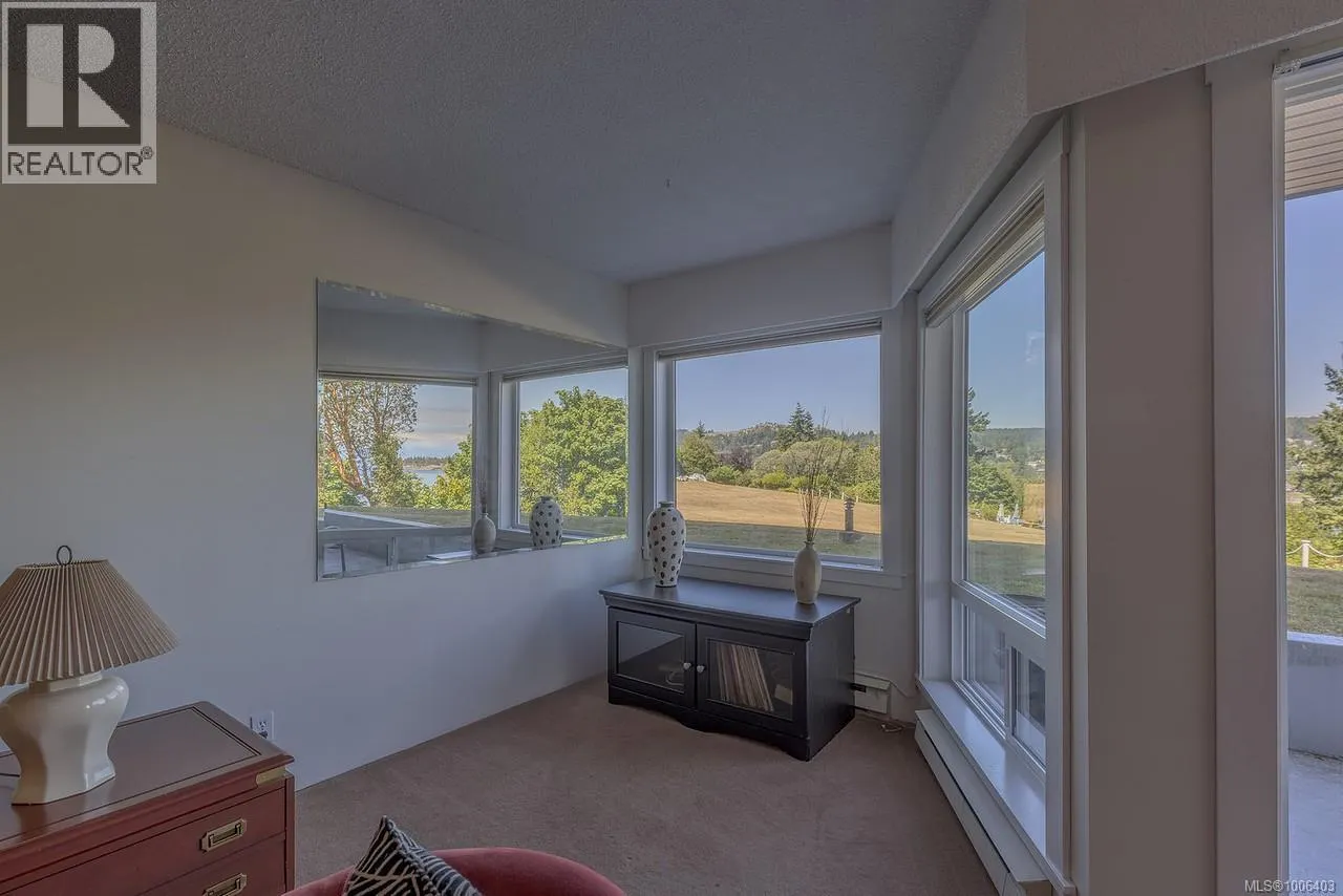 104 2560 Departure Bay Rd