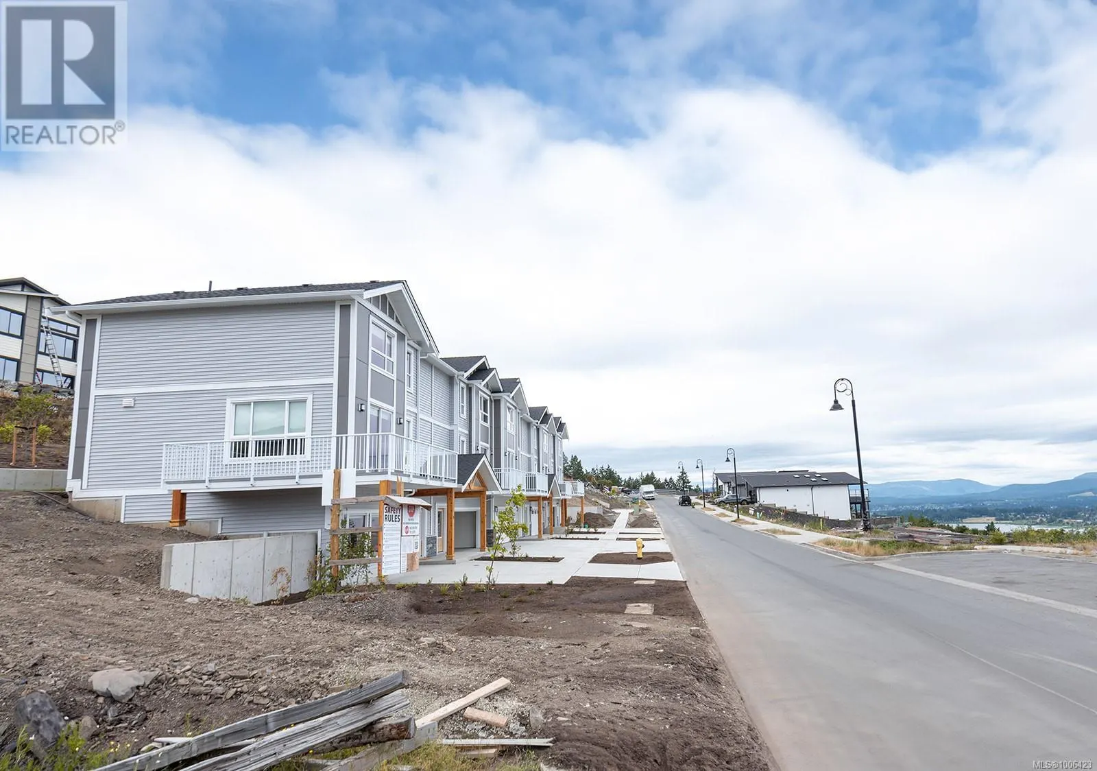 5 6258 Seablush Cres