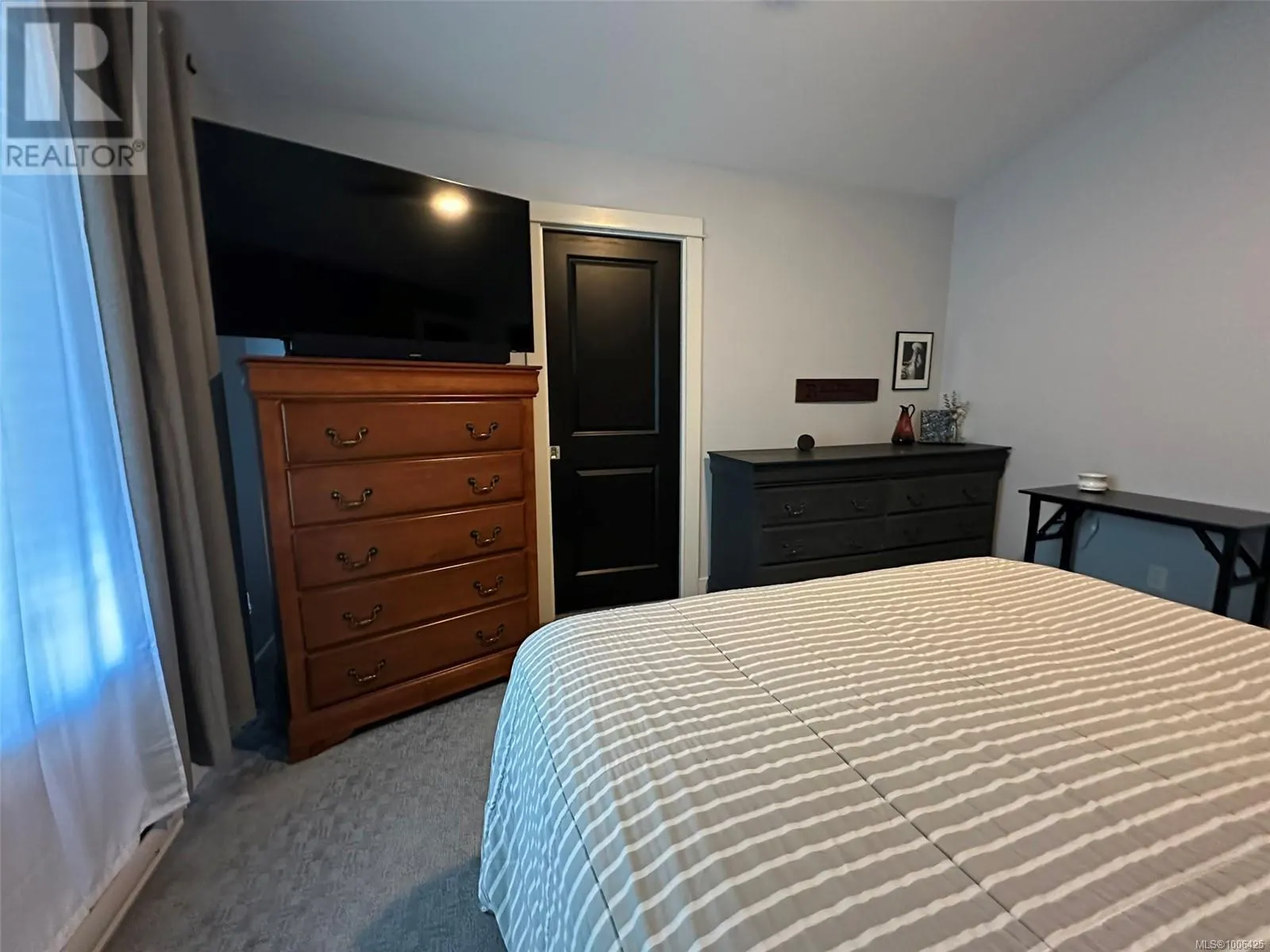 3 6183 Nitinat Way