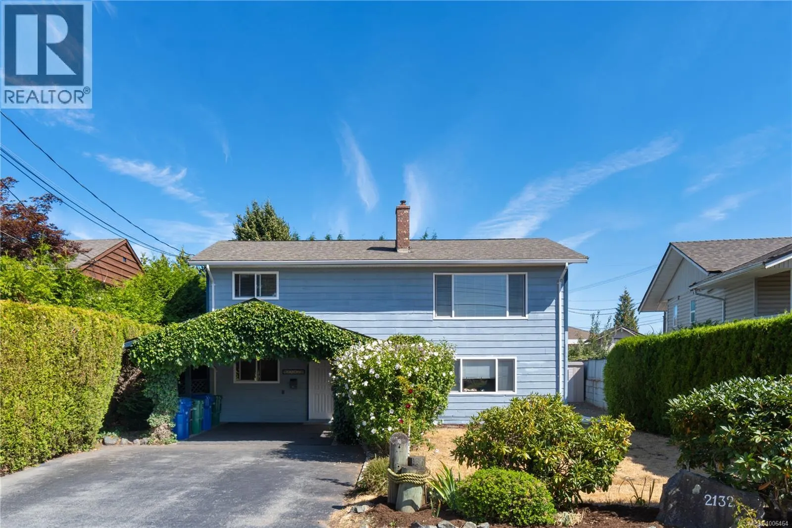 2132 Lark Cres