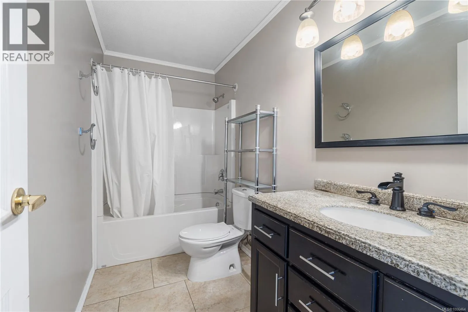 2132 Lark Cres