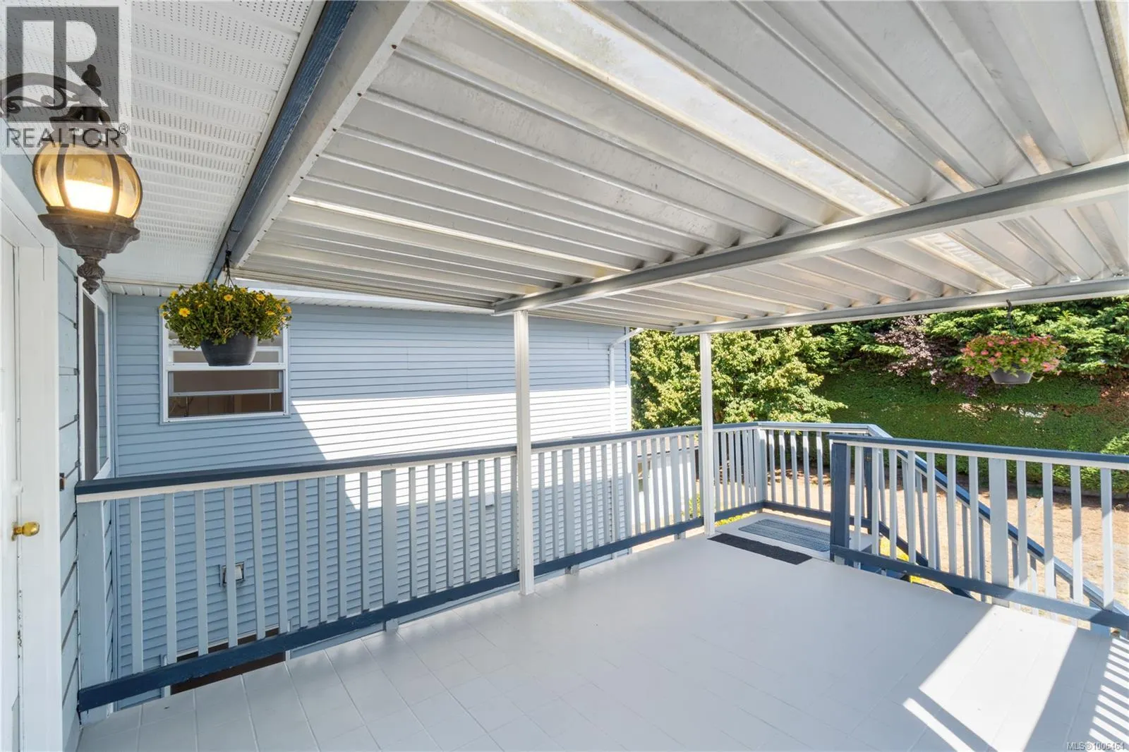 2132 Lark Cres