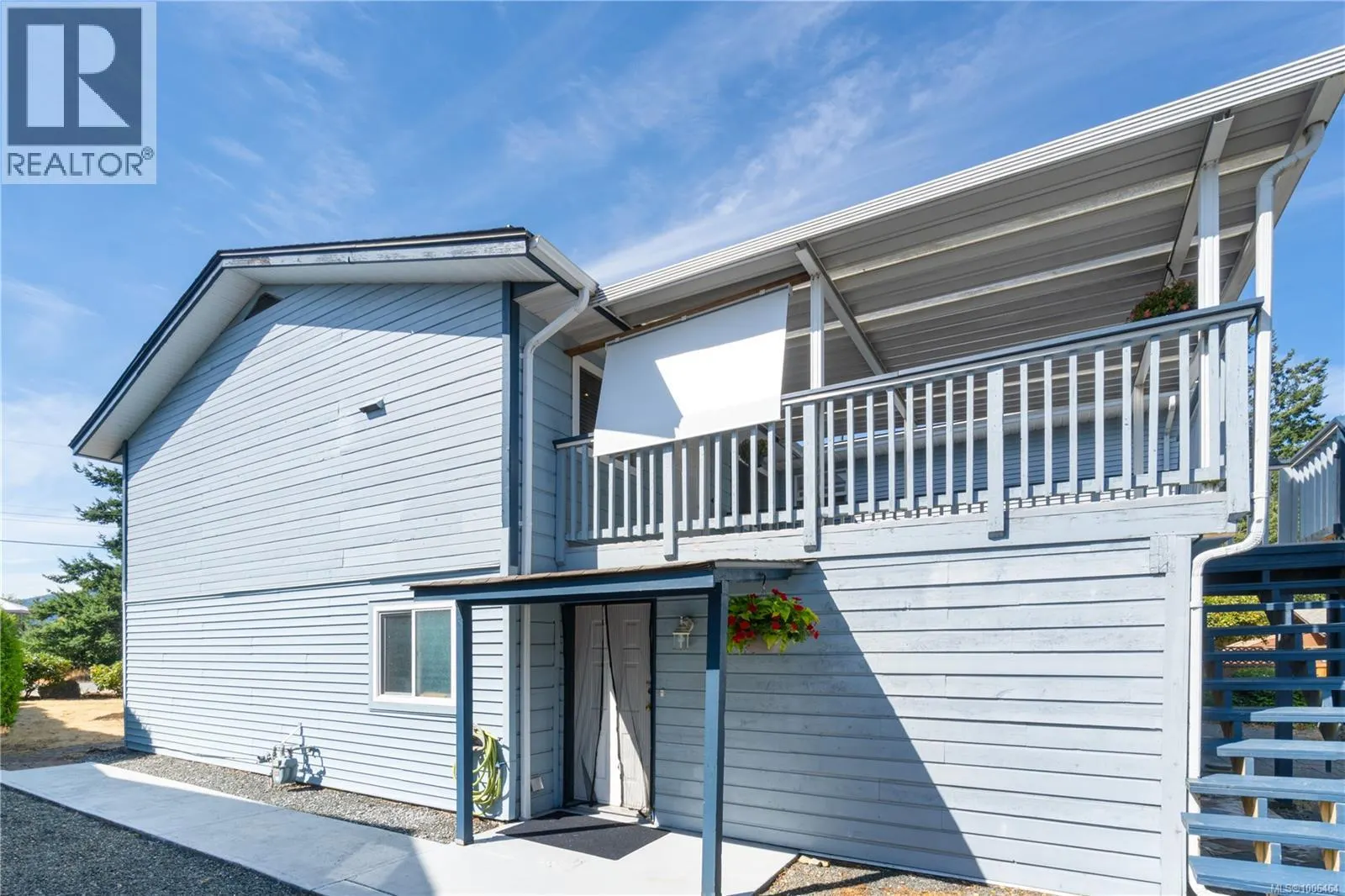 2132 Lark Cres