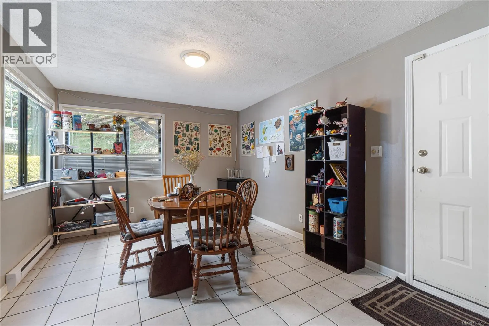 2132 Lark Cres