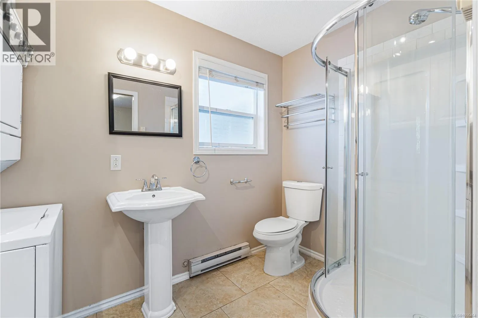 2132 Lark Cres