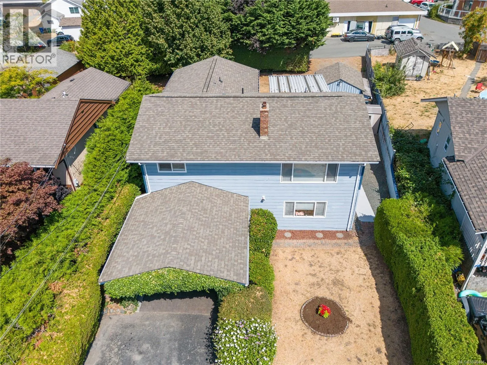2132 Lark Cres