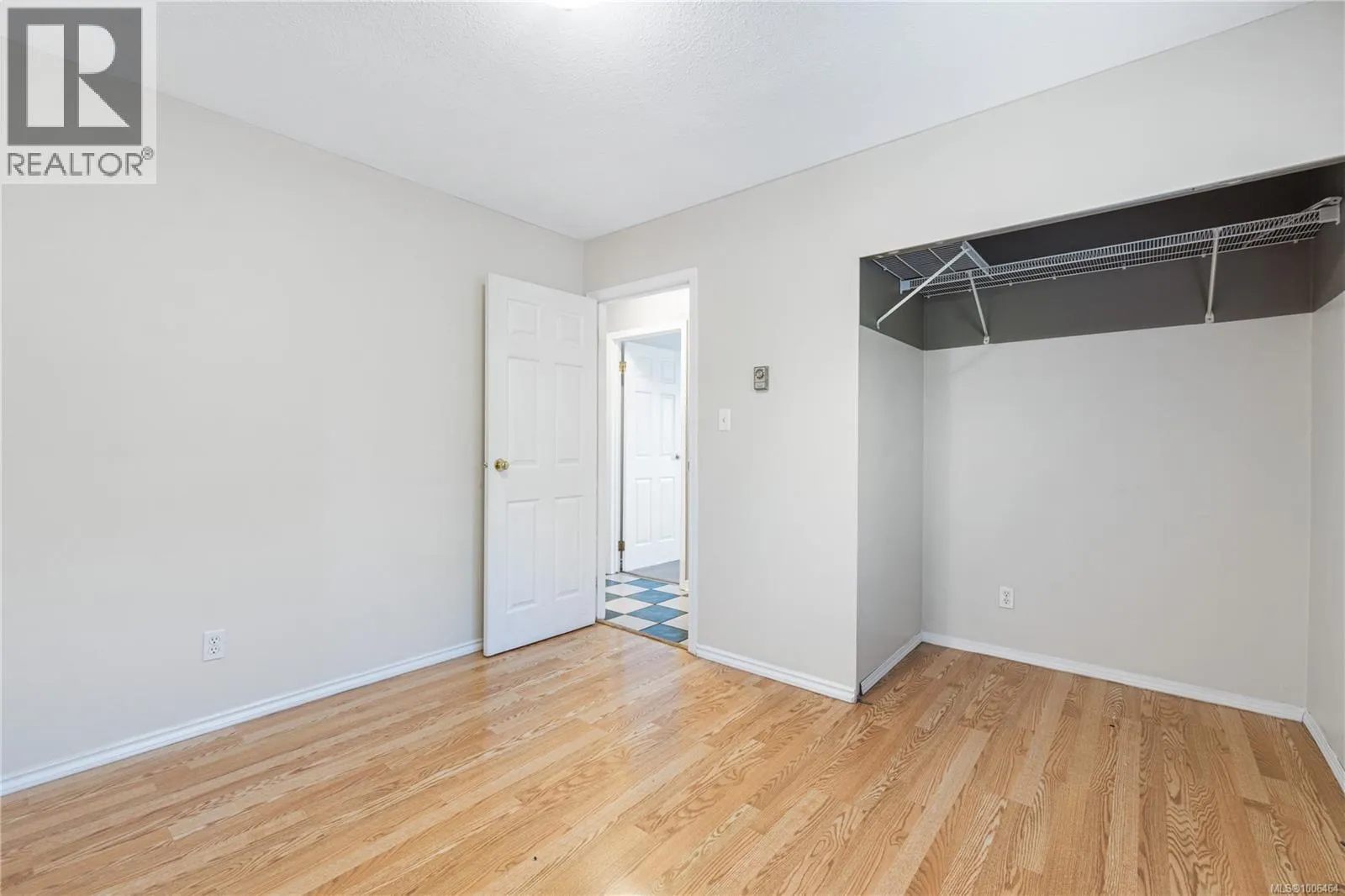 2132 Lark Cres