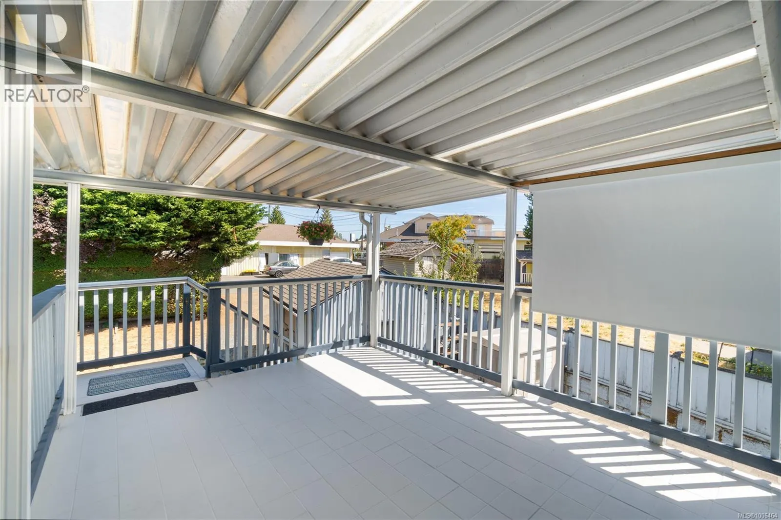 2132 Lark Cres