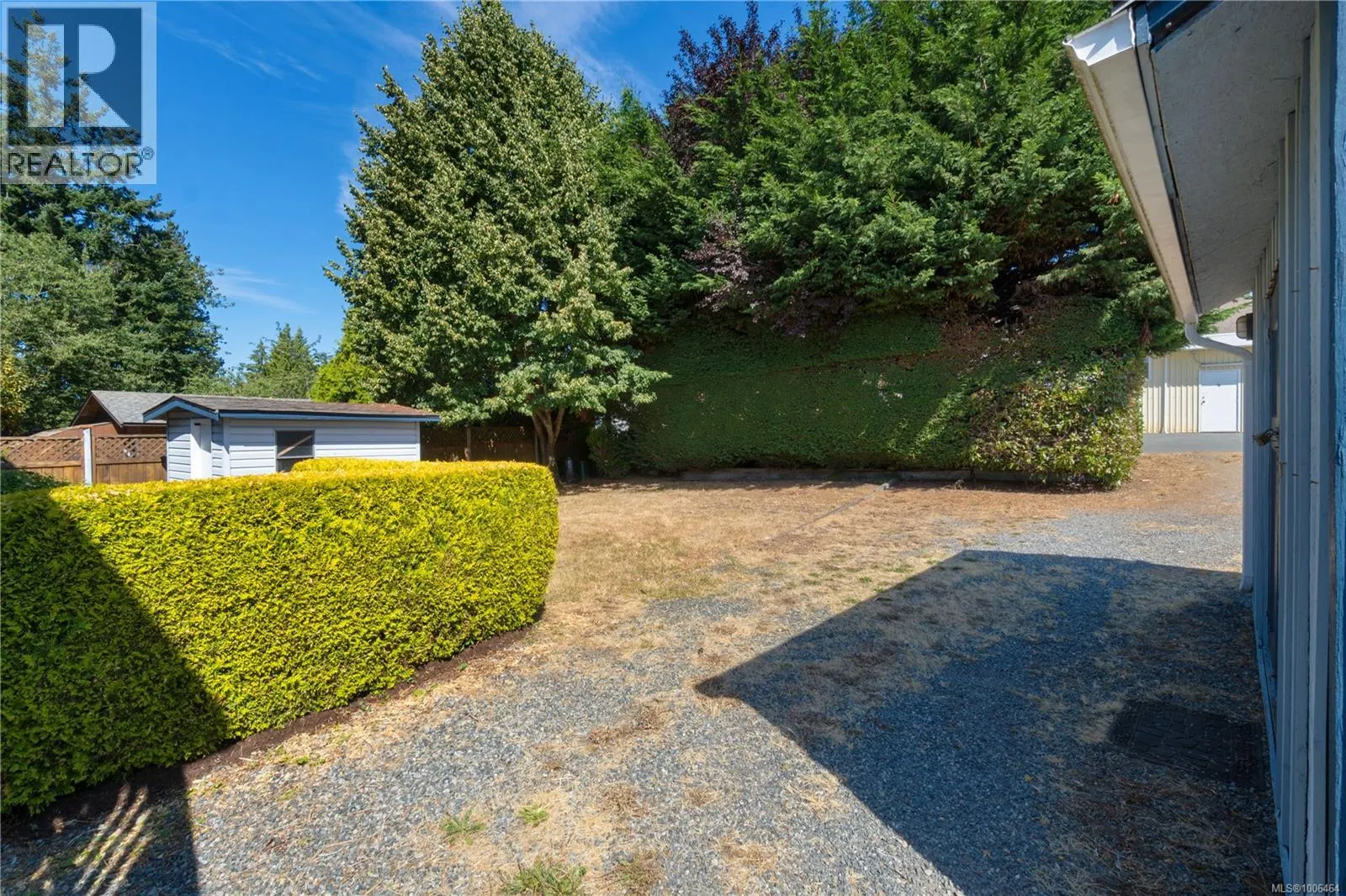 2132 Lark Cres