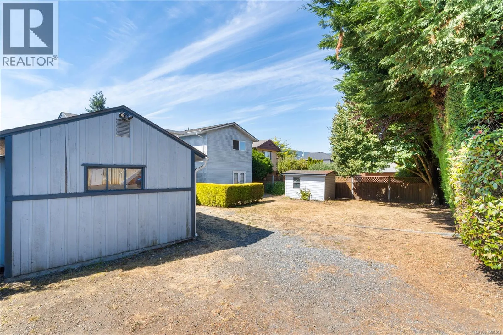 2132 Lark Cres
