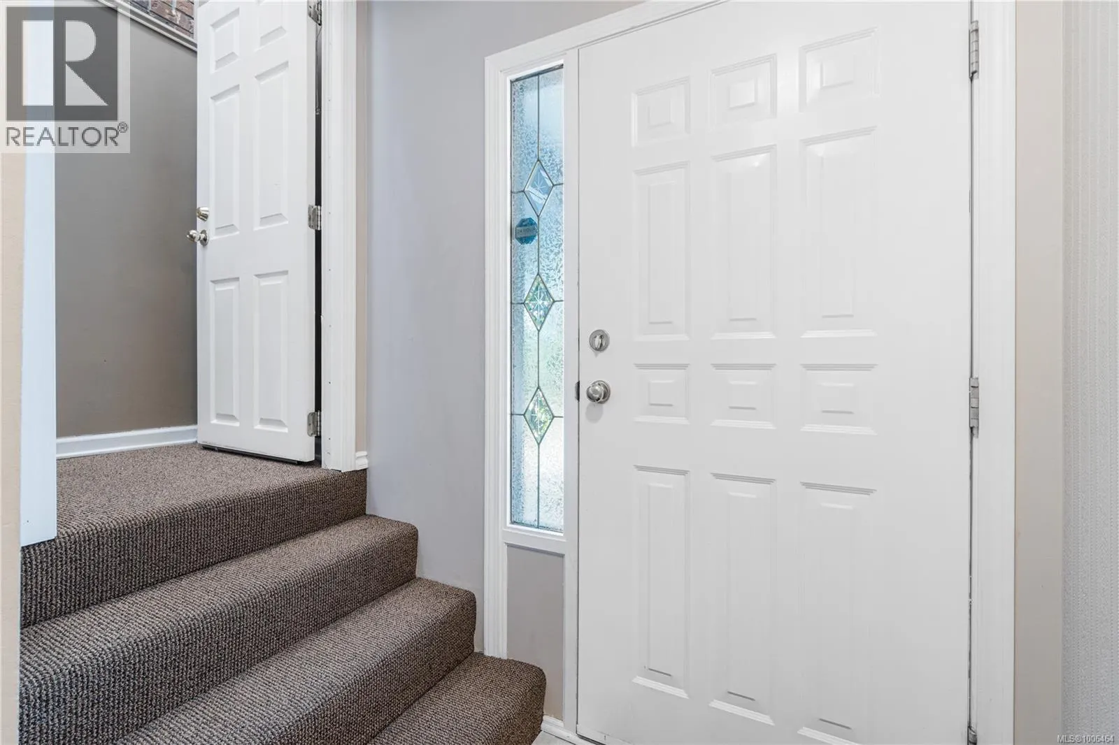 2132 Lark Cres