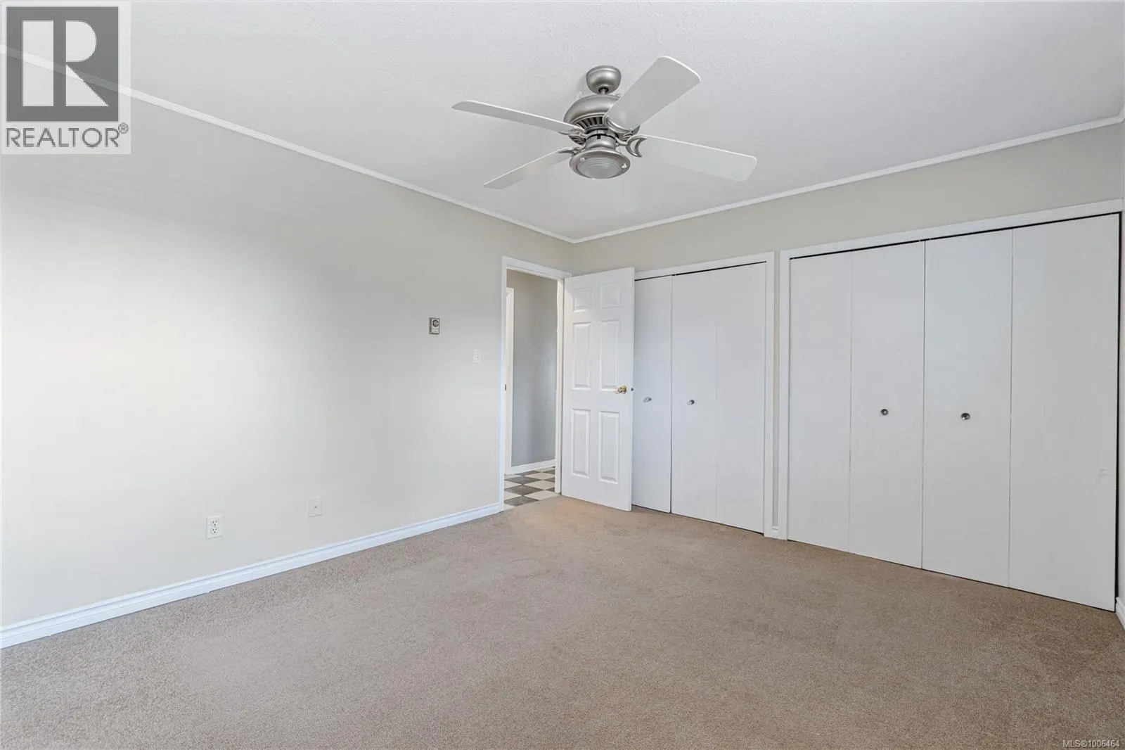 2132 Lark Cres