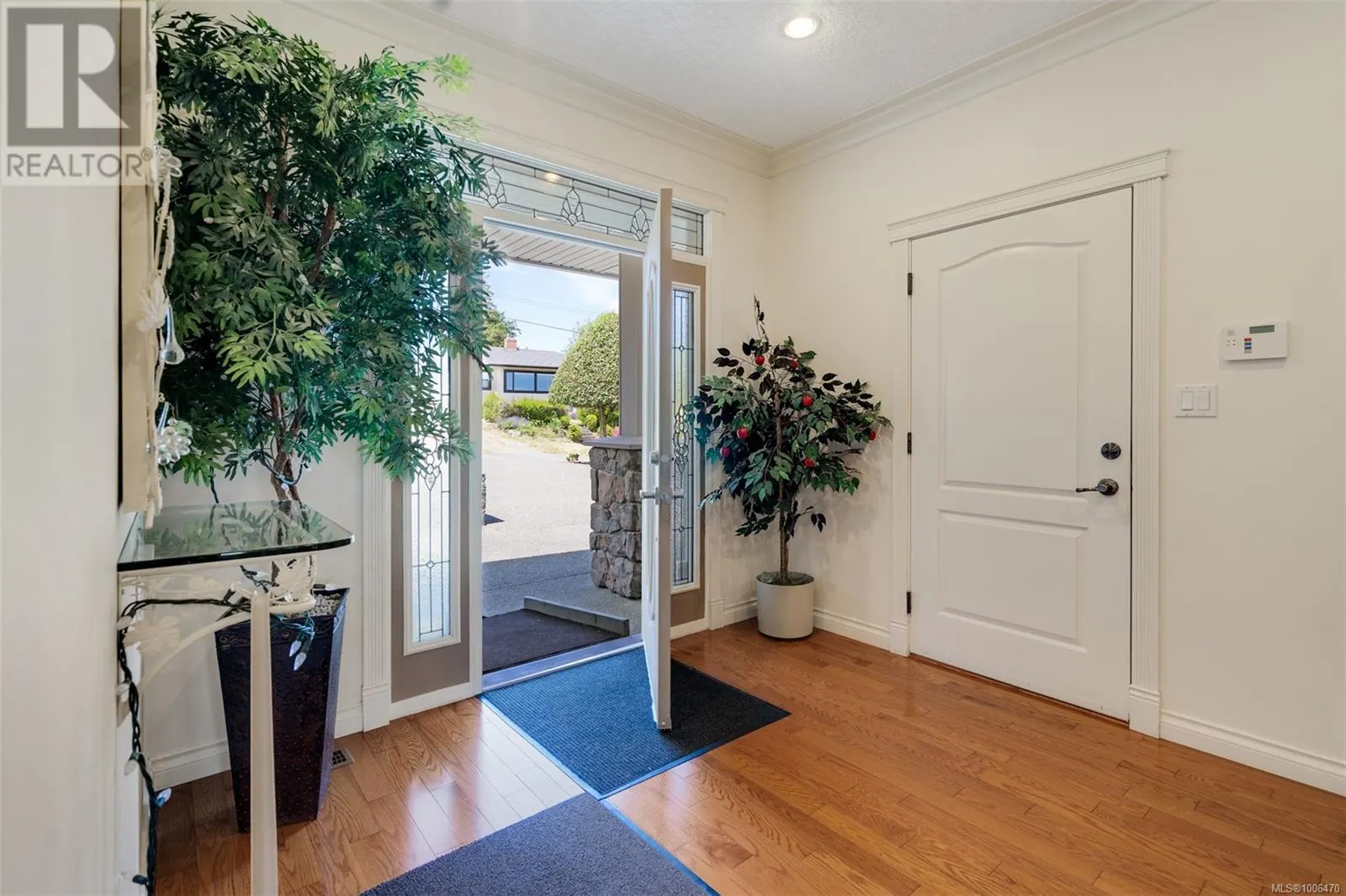 3325 Aloha Ave