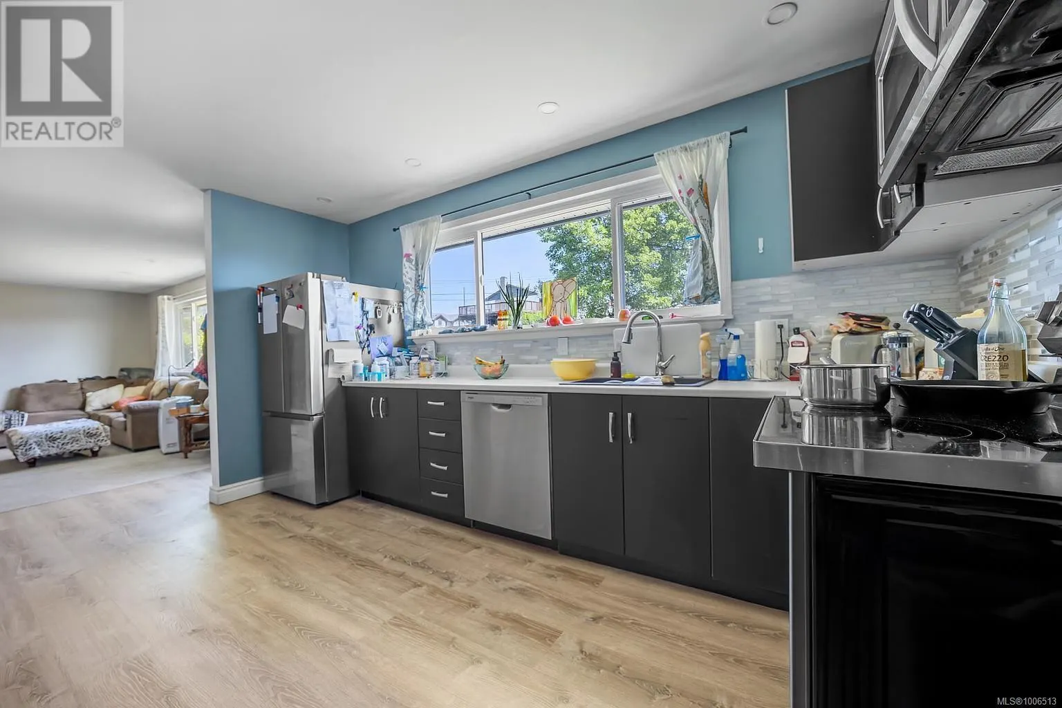 2188 Lark Cres