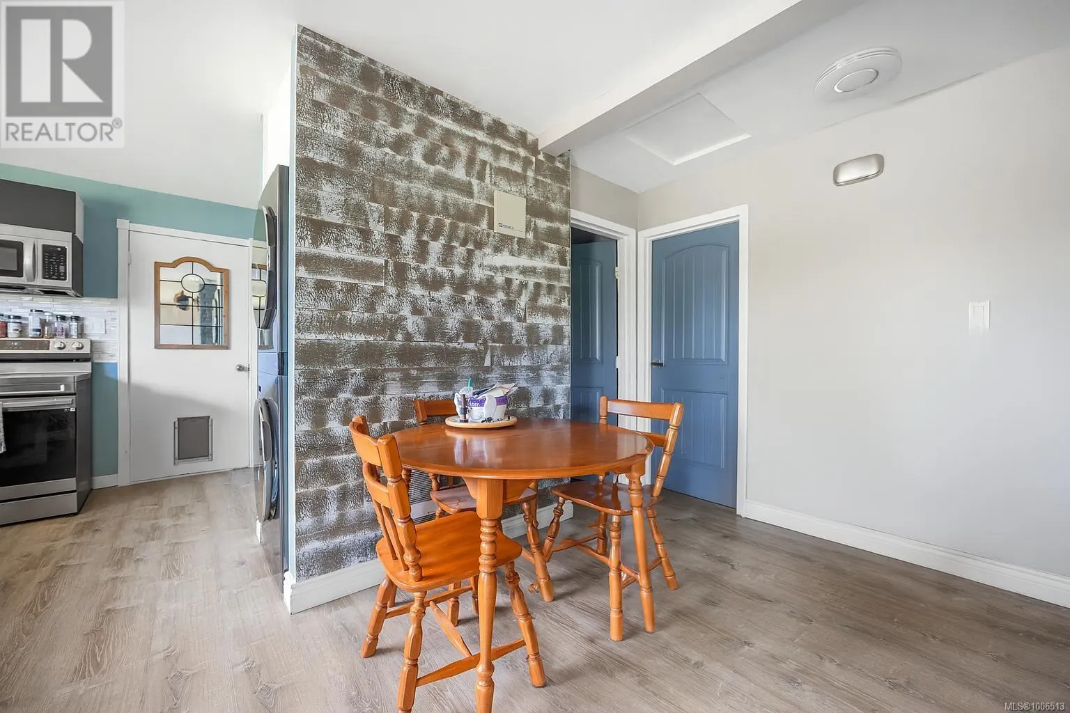 2188 Lark Cres