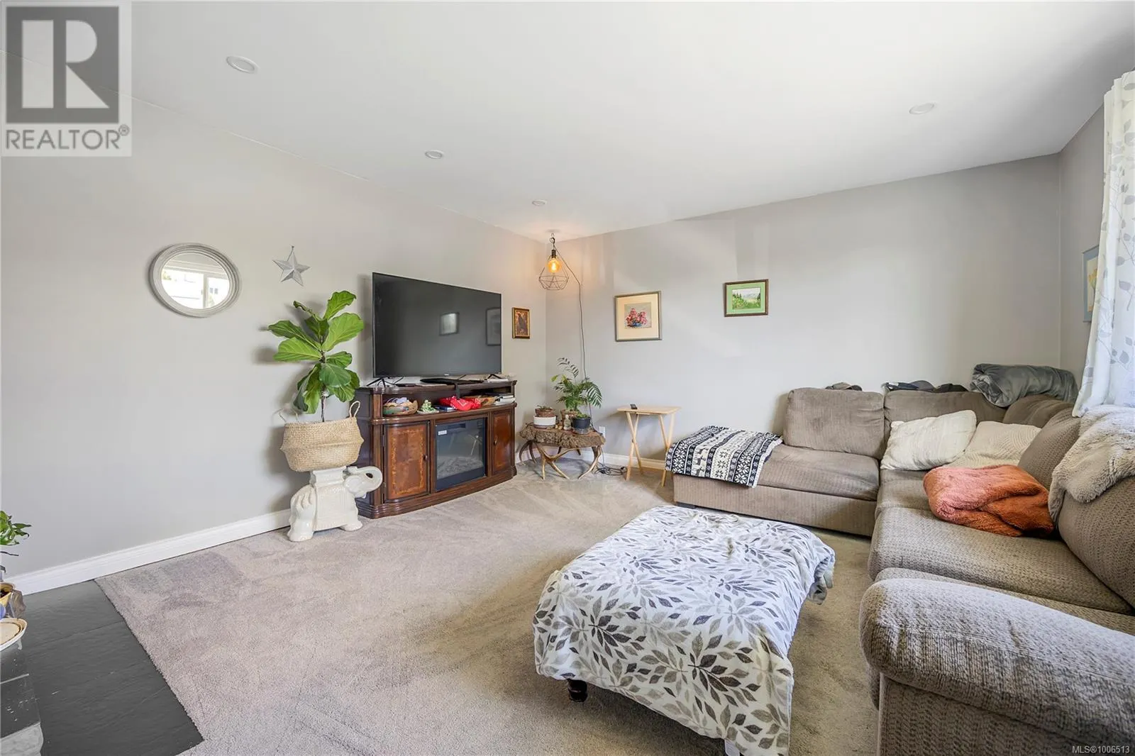 2188 Lark Cres