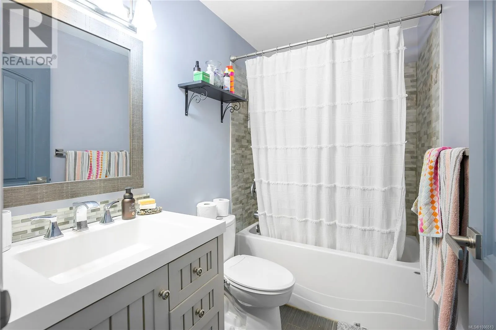2188 Lark Cres