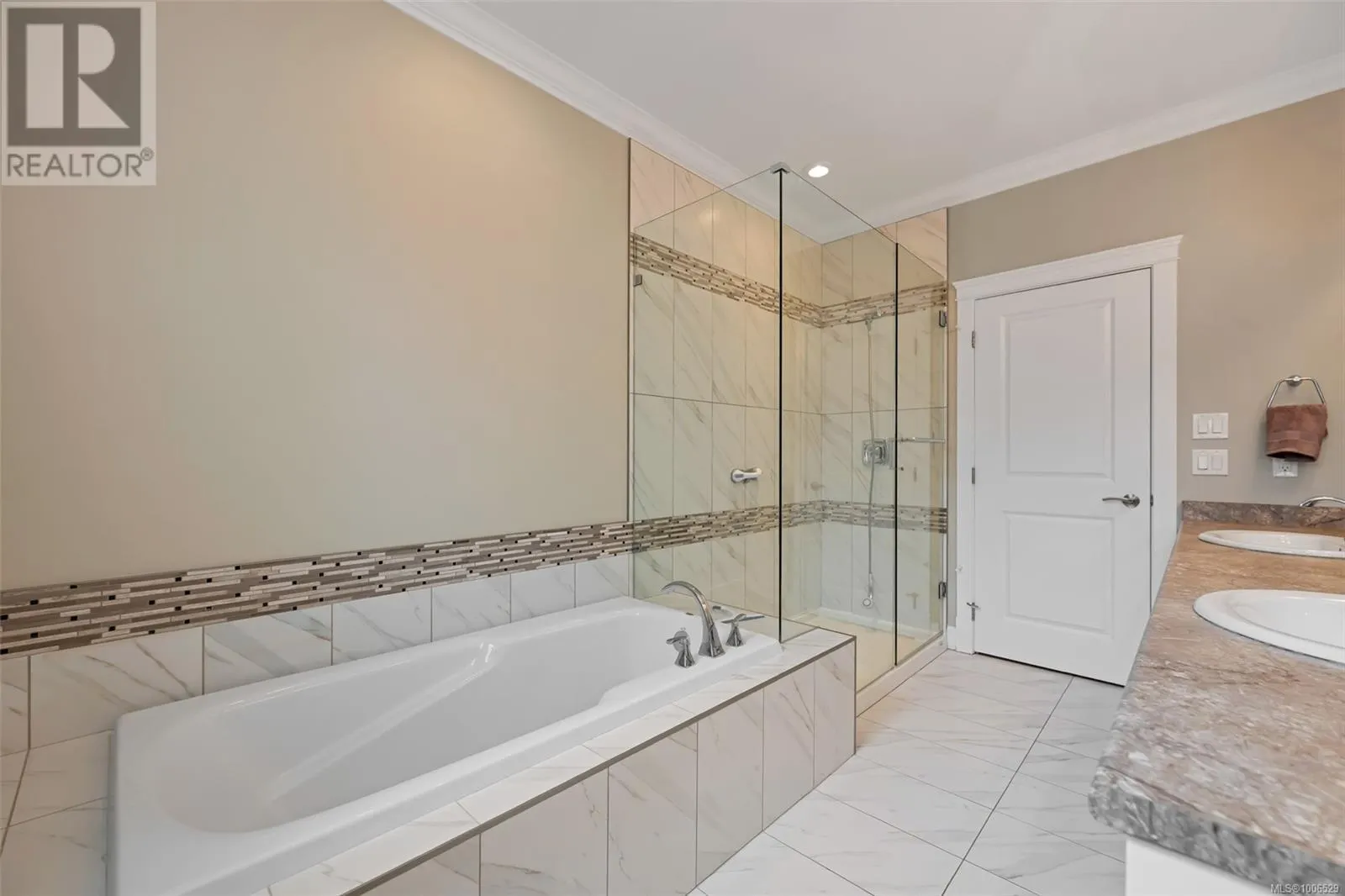 2175 Renfrew Rd