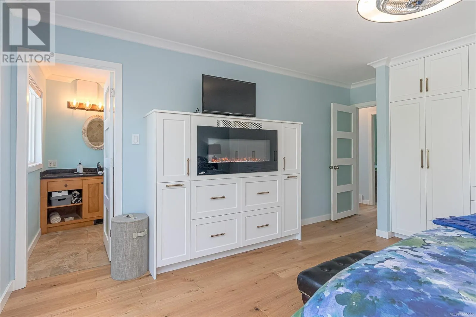 2513 Cosgrove Cres