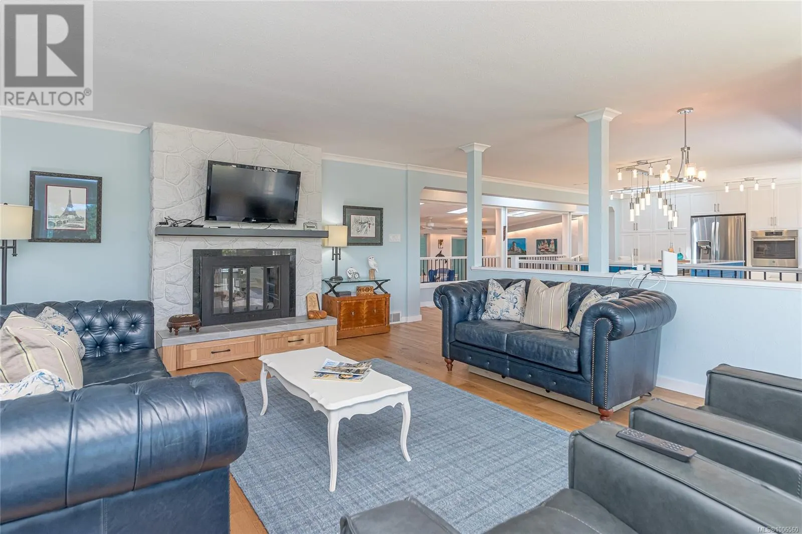 2513 Cosgrove Cres