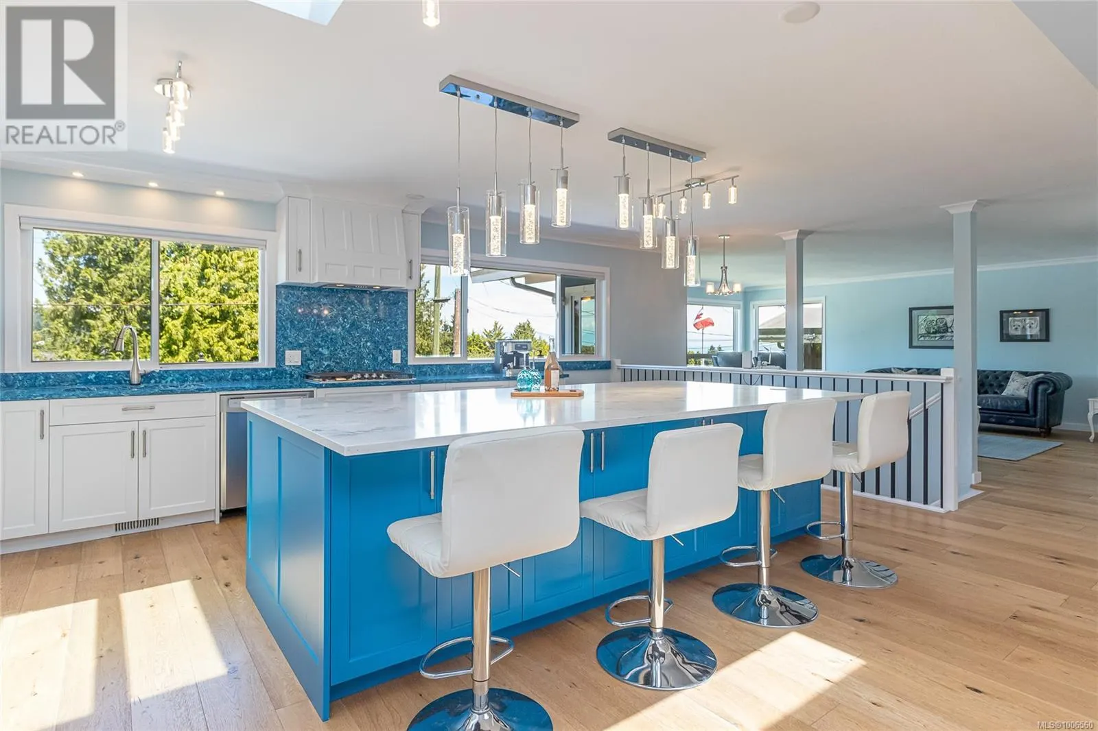 2513 Cosgrove Cres