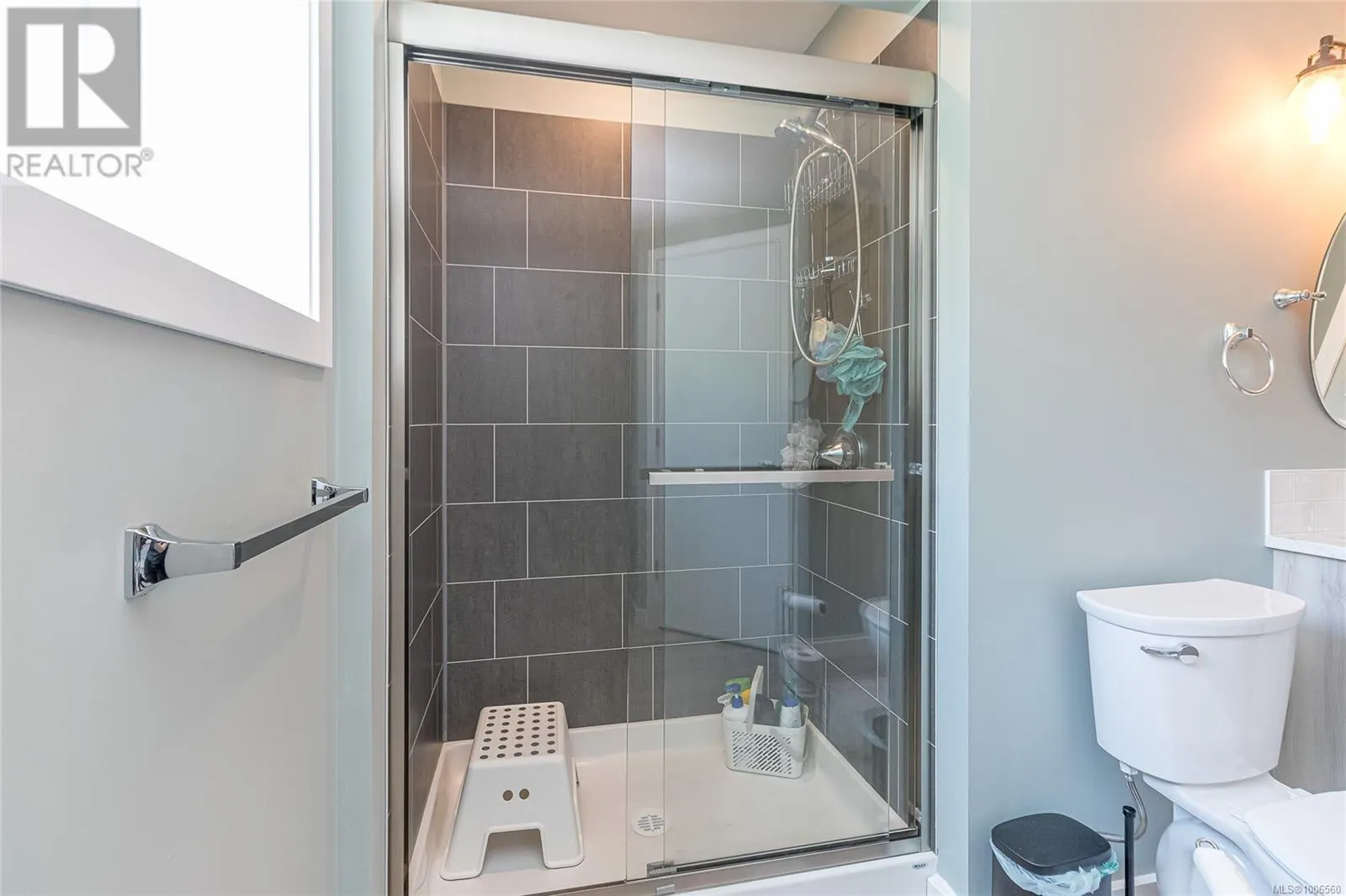 2513 Cosgrove Cres