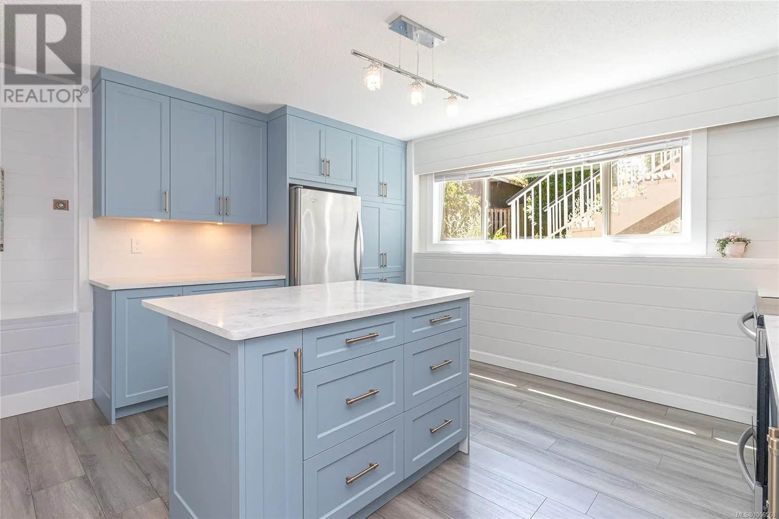 2513 Cosgrove Cres