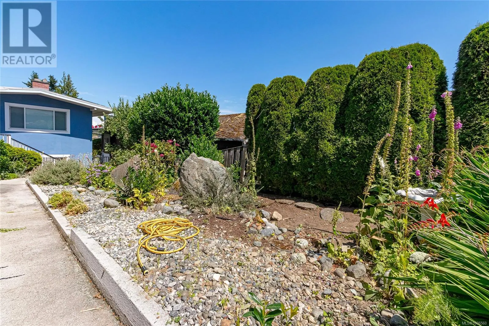 2513 Cosgrove Cres