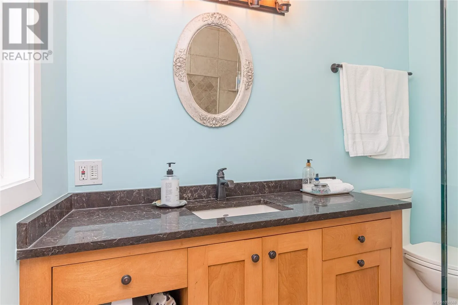 2513 Cosgrove Cres
