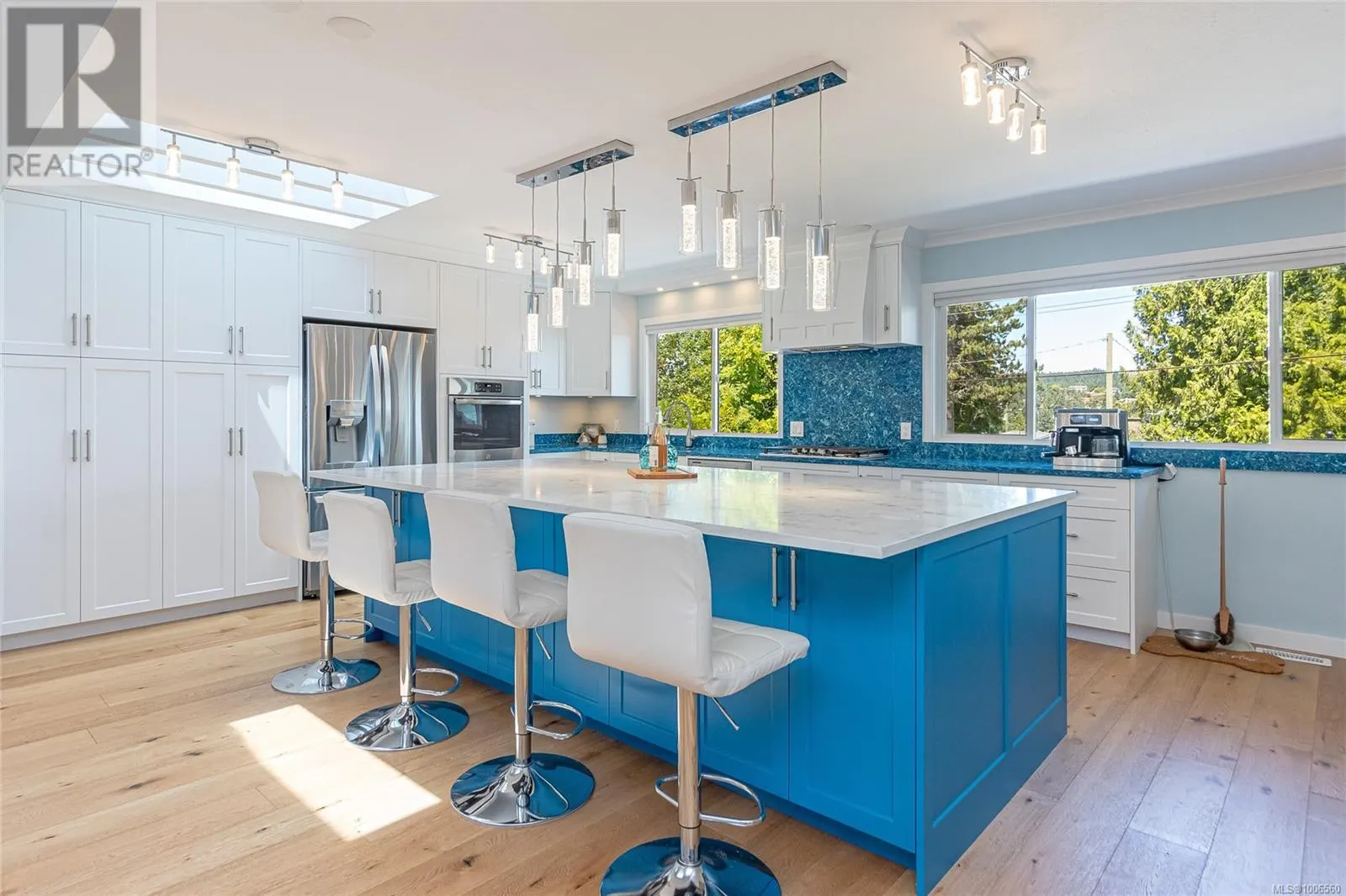 2513 Cosgrove Cres