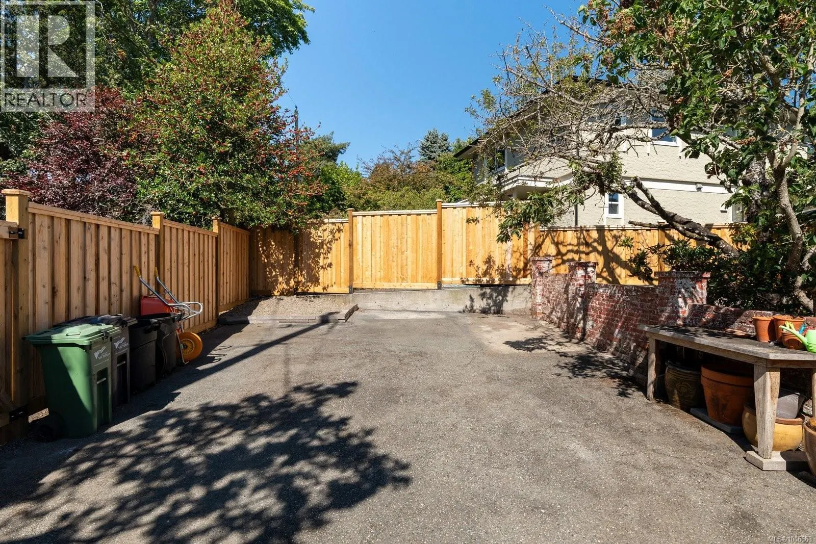 900 Richmond Ave