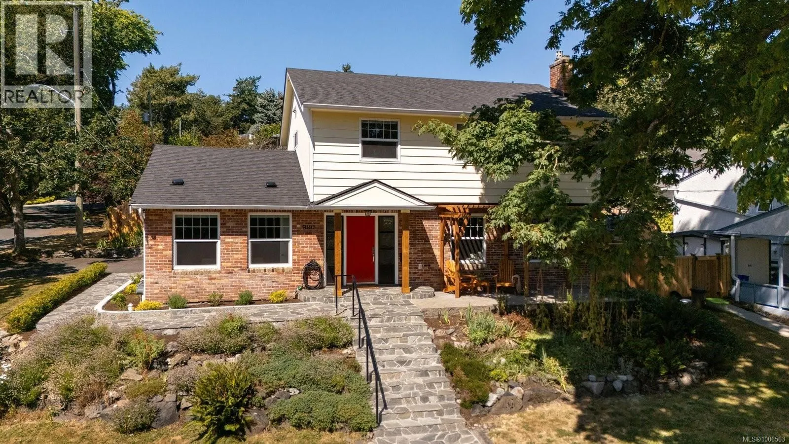 900 Richmond Ave