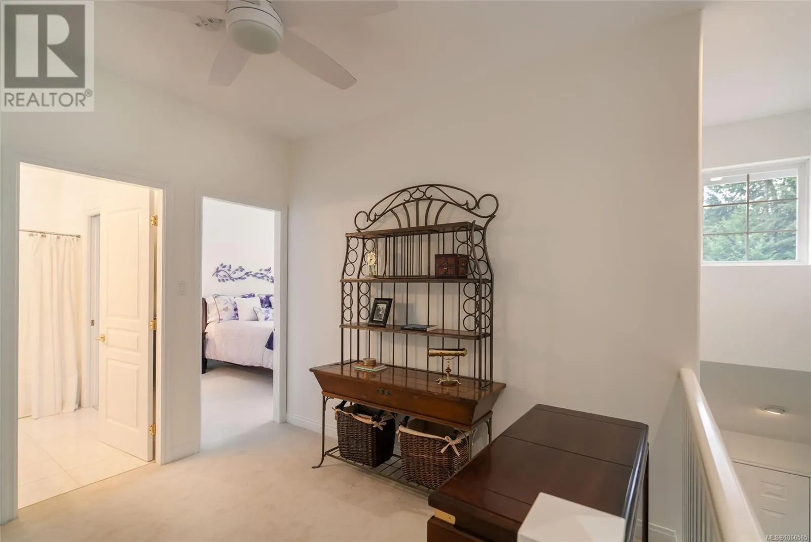 1255 Gabriola Dr