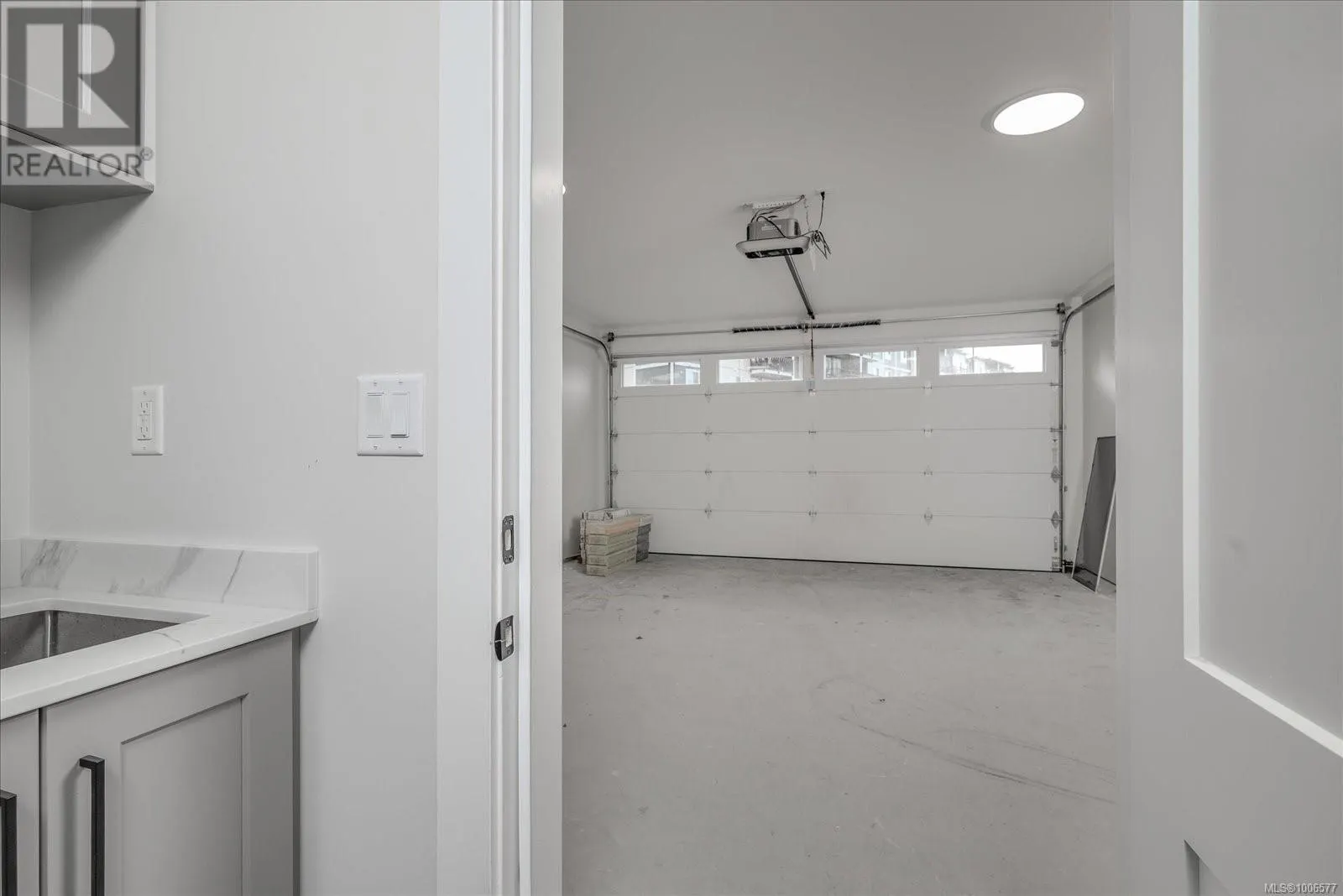 225 Dunbar Way