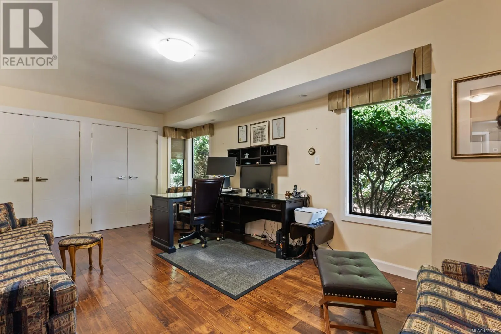 8833 Haro Park Terr